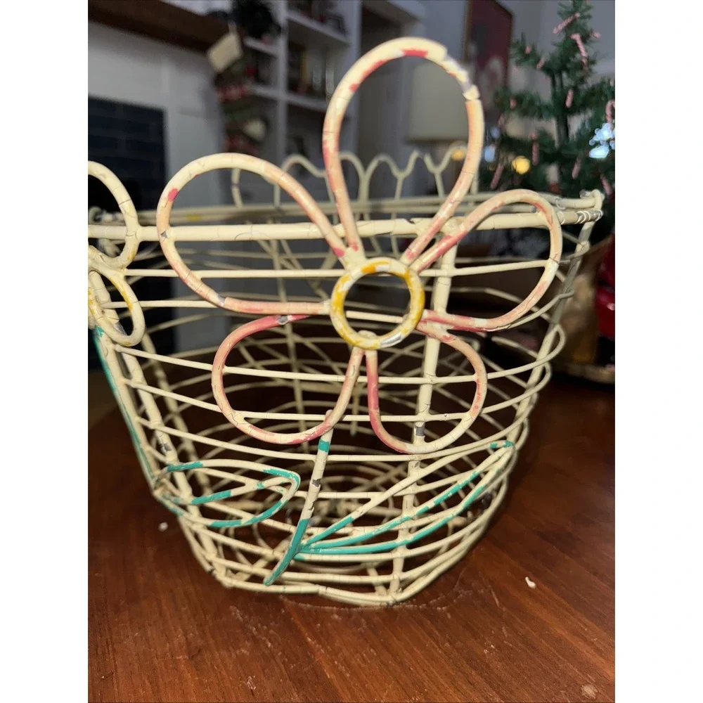 Vintage Coated Wire White HANDLED EGG‎ EASTER/ Plant Basket With Flowers OLA51
